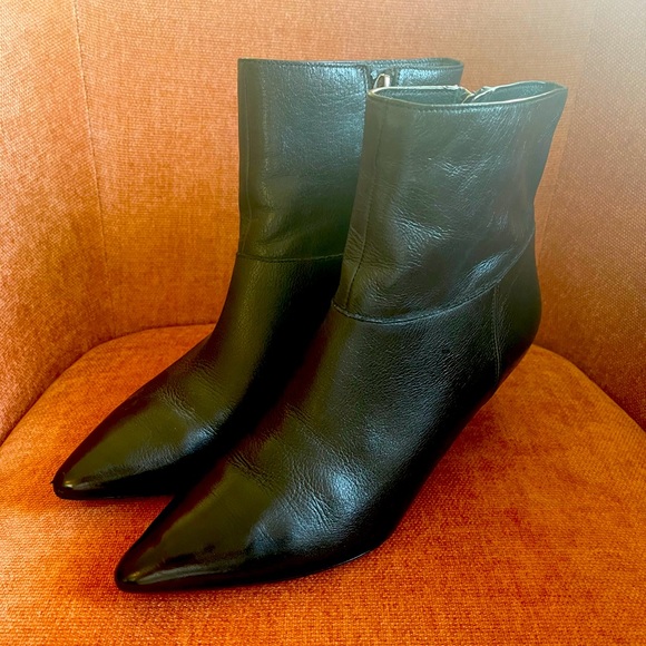 Kenneth Cole - Picture 1 of 4